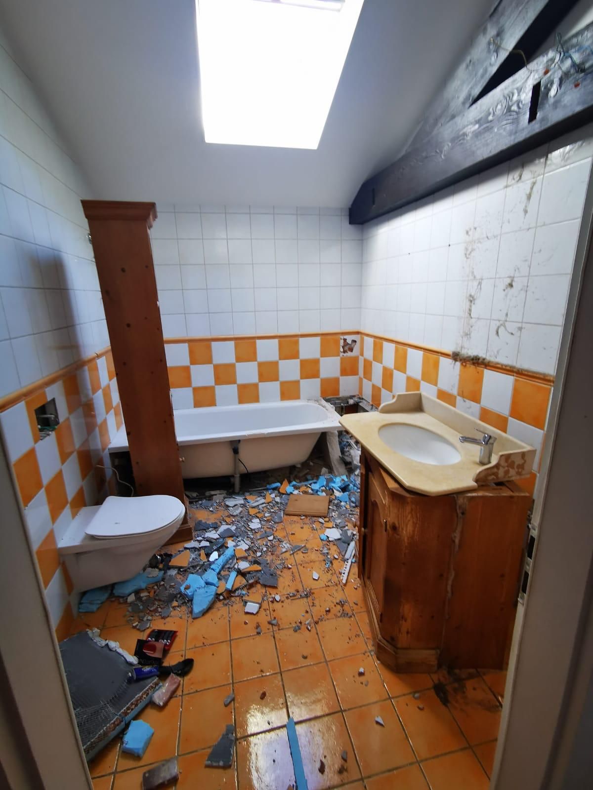 Avant : Rénovation de salle de bains sur La Côte